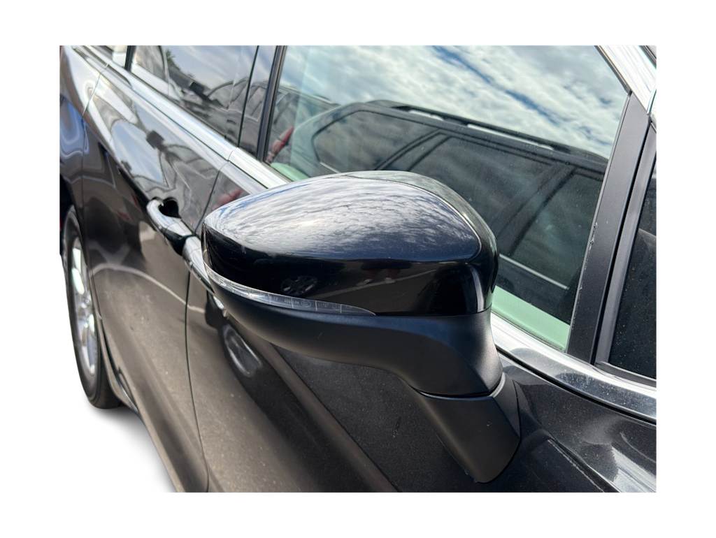 Thumbnail: 2023 Chrysler Pacifica - 11