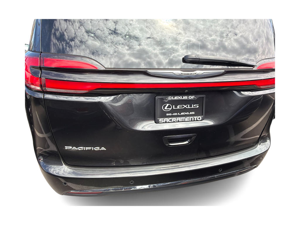 Thumbnail: 2023 Chrysler Pacifica - 3
