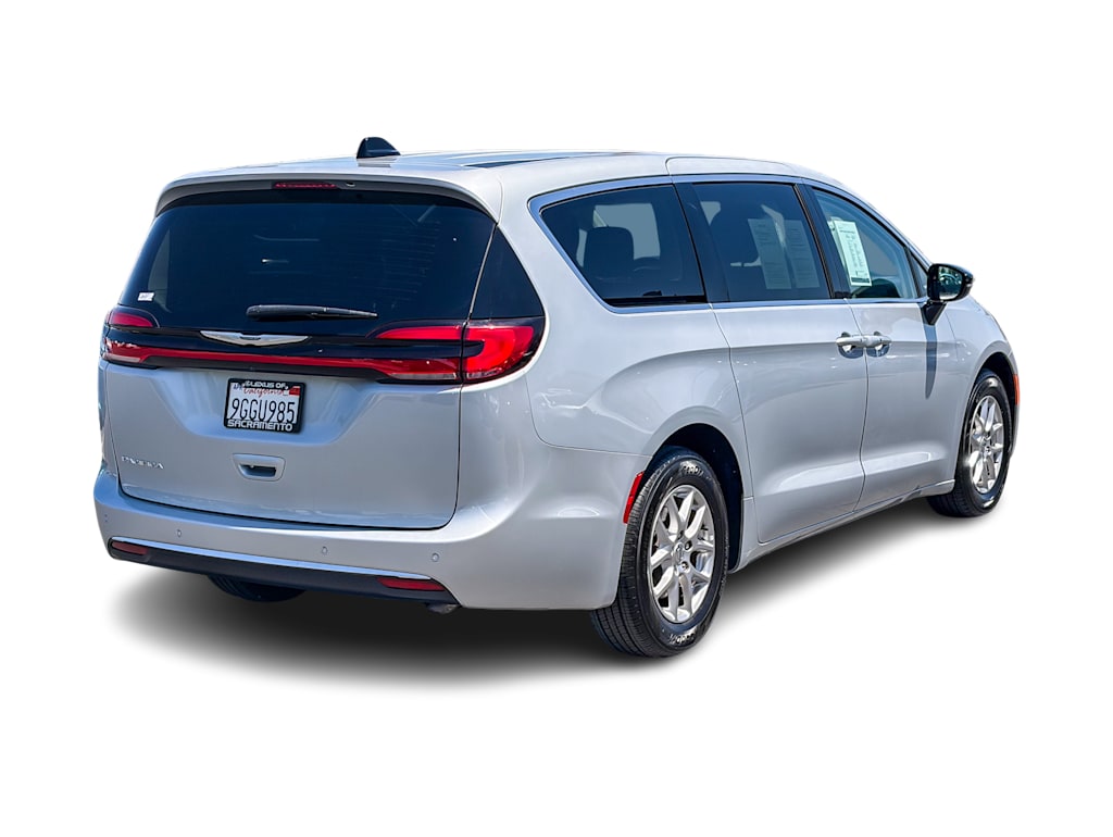 Thumbnail: 2024 Chrysler Pacifica - 12
