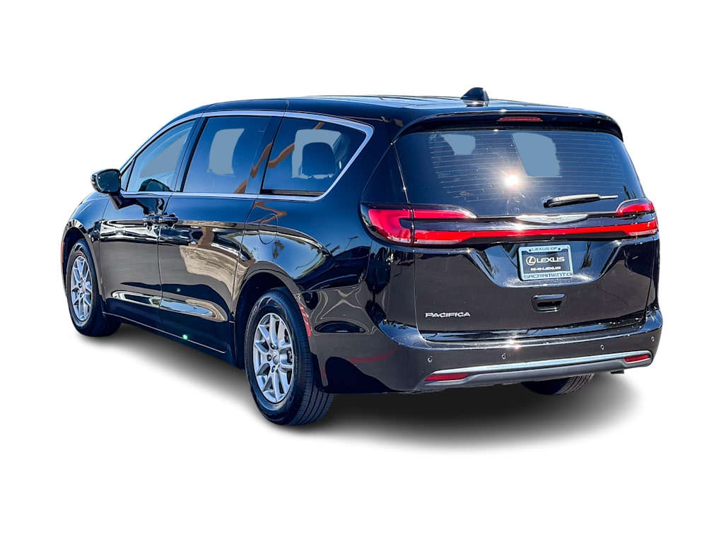 Thumbnail: 2024 Chrysler Pacifica - 3