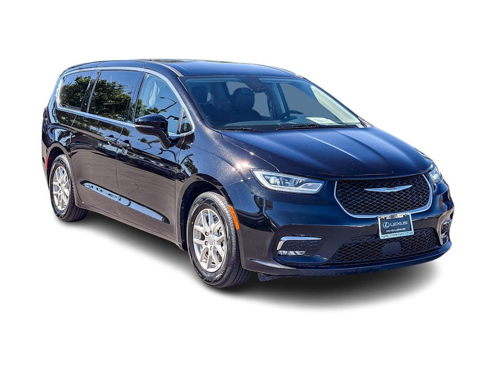 Thumbnail: 2024 Chrysler Pacifica - 16