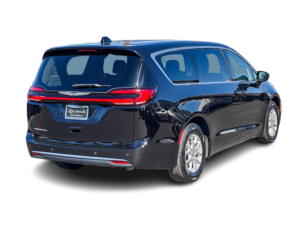 Thumbnail: 2024 Chrysler Pacifica - 15