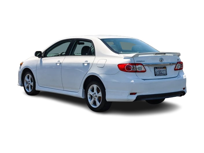 Thumbnail: 2013 Toyota Corolla - 3