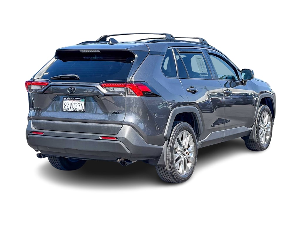 Thumbnail: 2022 Toyota RAV4 - 18
