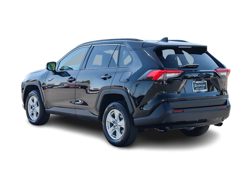 2021 Toyota RAV4 XLE 3