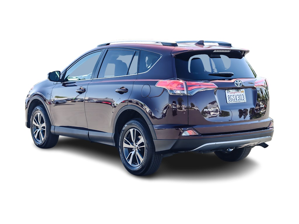 2018 Toyota RAV4 XLE 3
