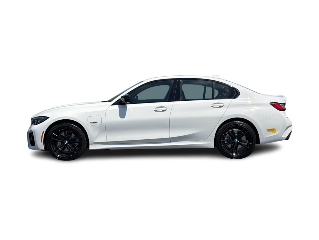 Thumbnail: 2022 BMW 3 Series - 3