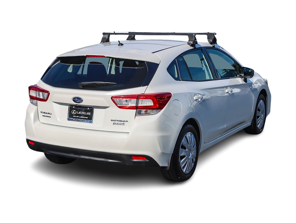 Thumbnail: 2017 Subaru Impreza - 17