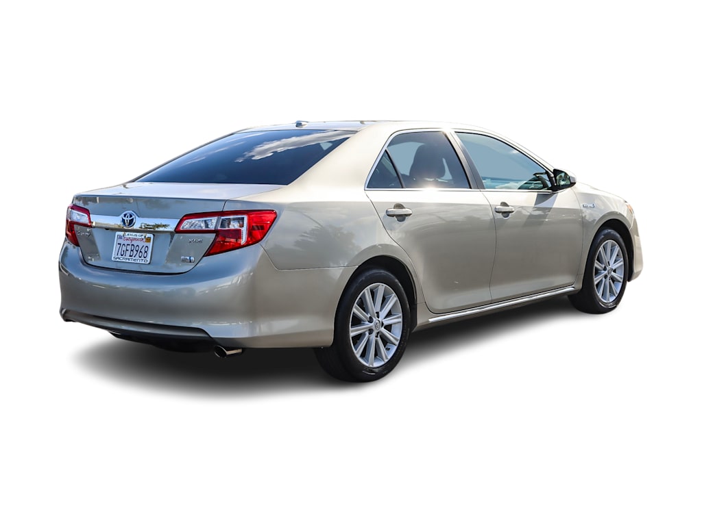 2014 Toyota Camry XLE 16