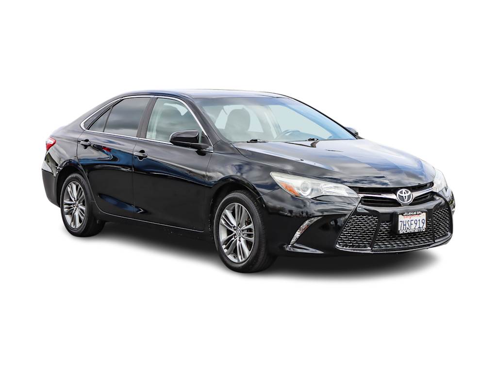 2015 Toyota Camry SE 17