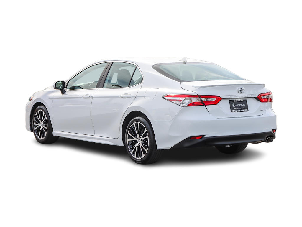 2020 Toyota Camry SE 3