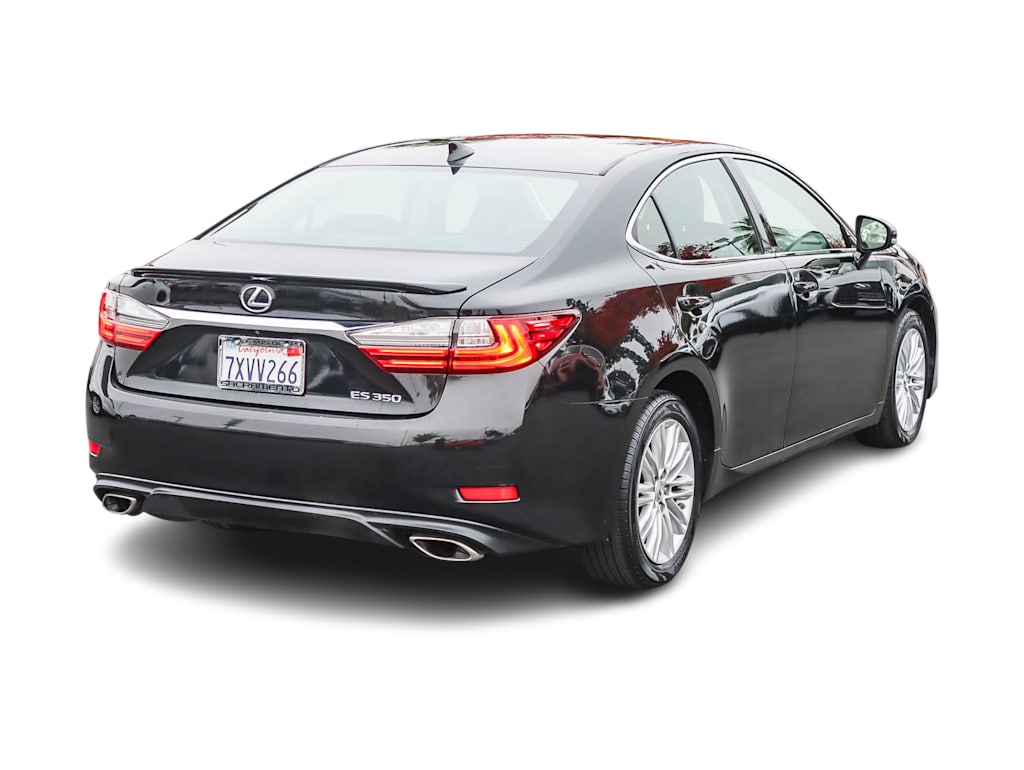 Thumbnail: 2017 Lexus ES - 18