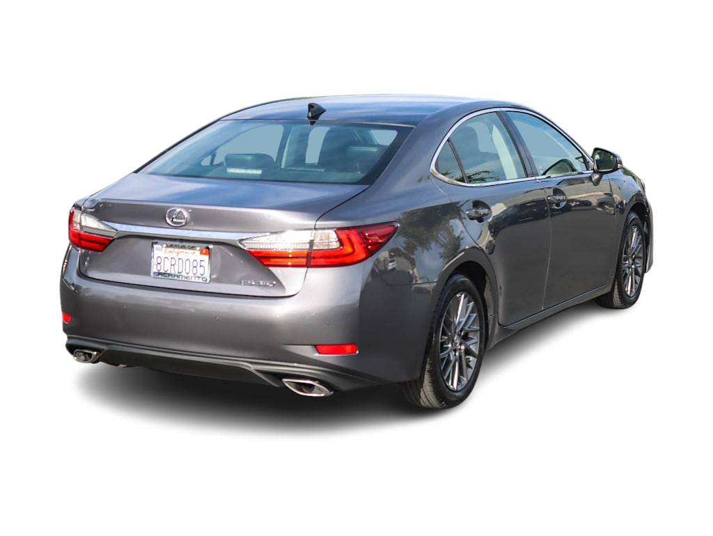 Thumbnail: 2018 Lexus ES - 17