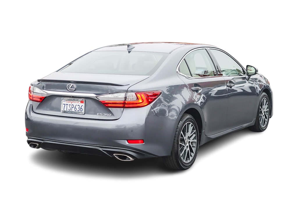 Thumbnail: 2016 Lexus ES - 17