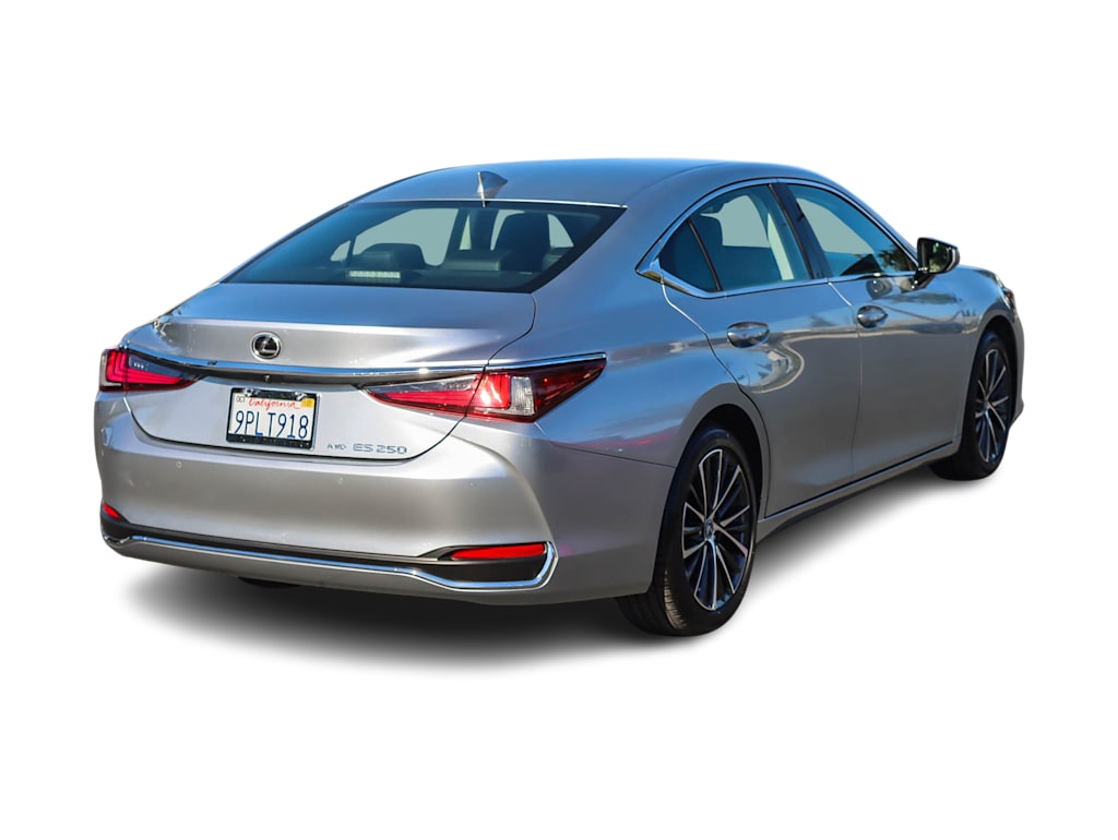 Thumbnail: 2024 Lexus ES - 17