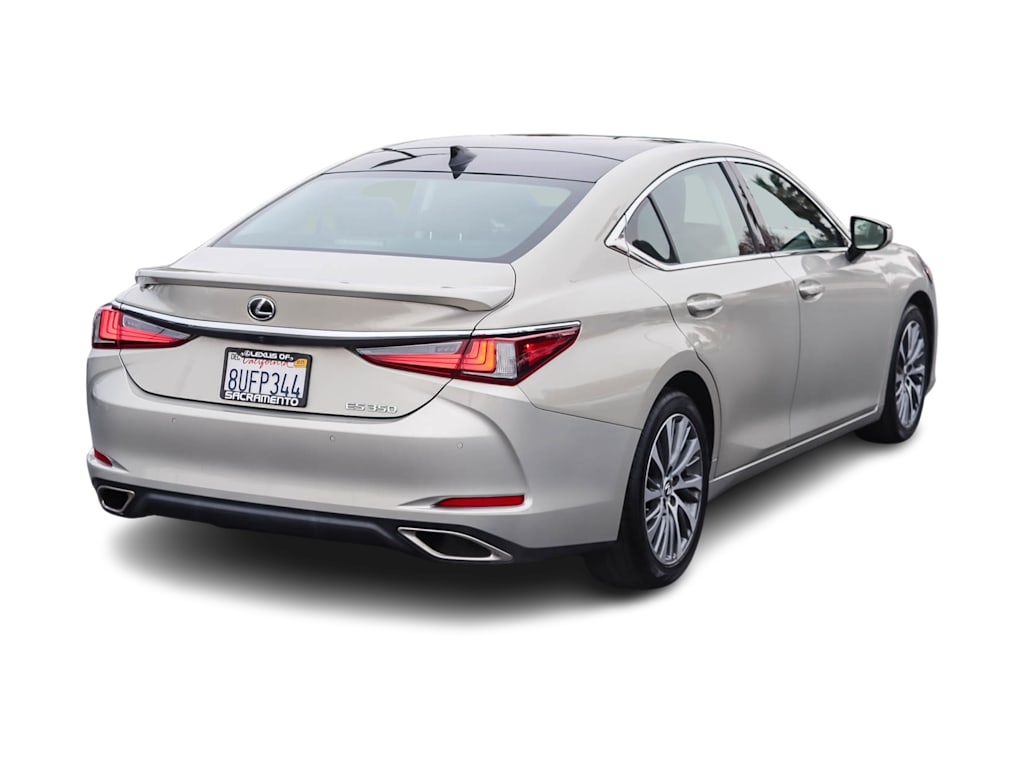 Thumbnail: 2021 Lexus ES - 17