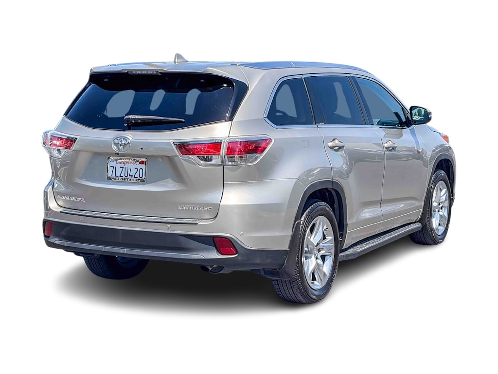 Thumbnail: 2015 Toyota Highlander - 16