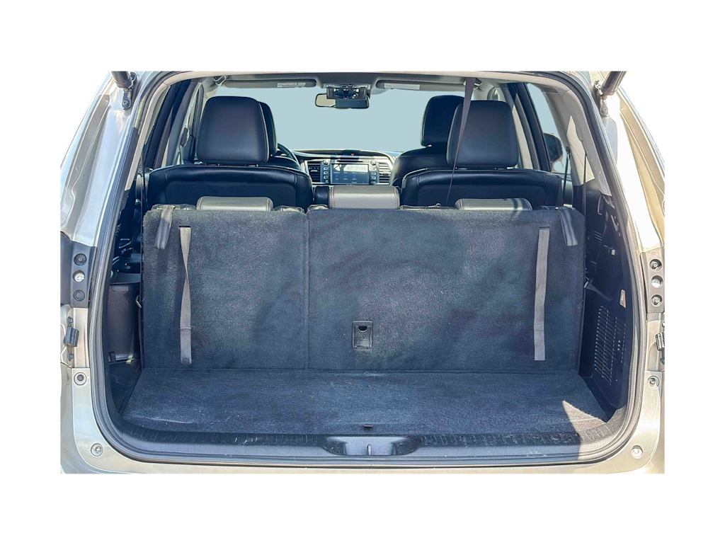 Thumbnail: 2015 Toyota Highlander - 15