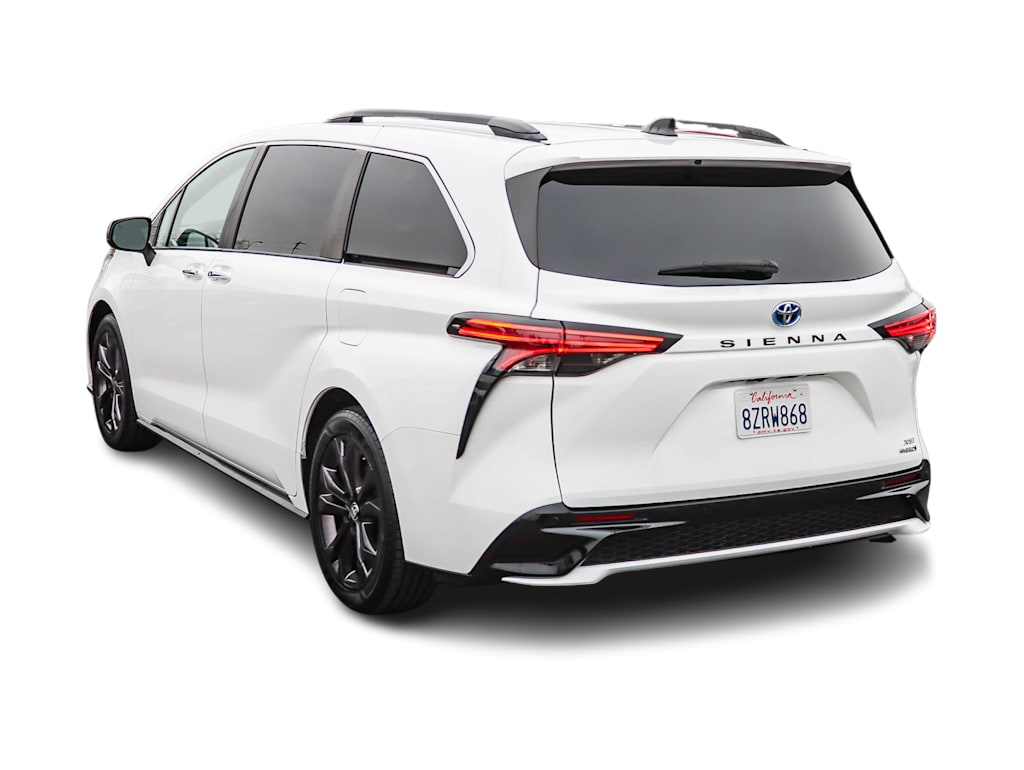 Thumbnail: 2022 Toyota Sienna - 3