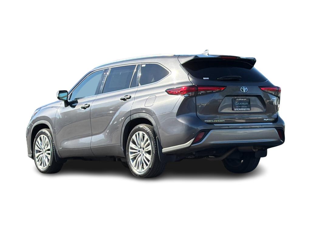 Thumbnail: 2022 Toyota Highlander - 4