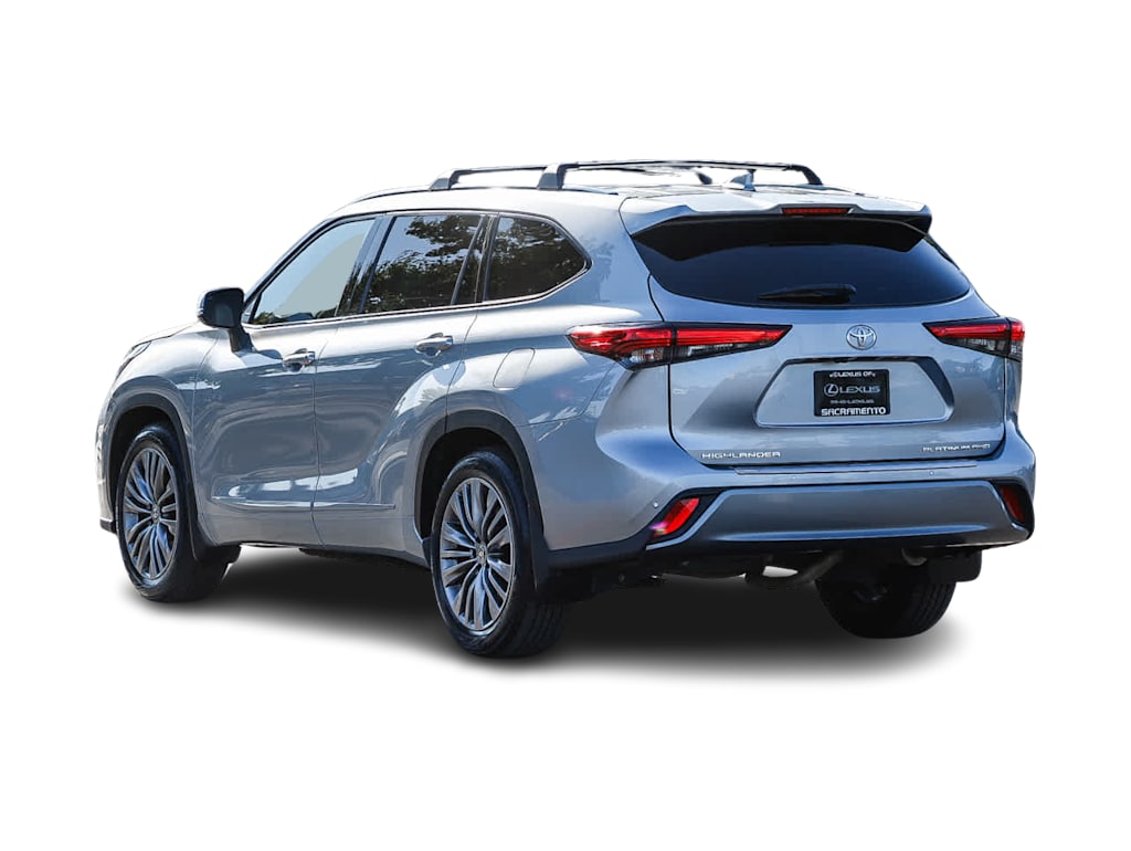 Thumbnail: 2022 Toyota Highlander - 3