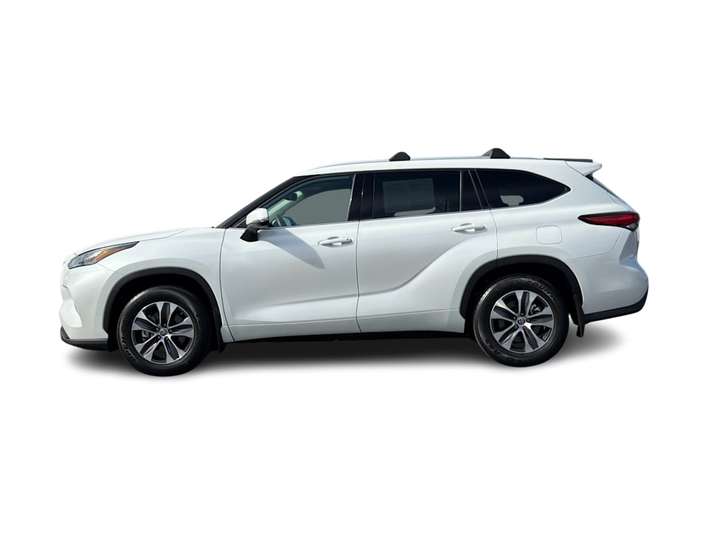Thumbnail: 2022 Toyota Highlander - 3