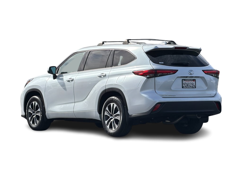 Thumbnail: 2022 Toyota Highlander - 4