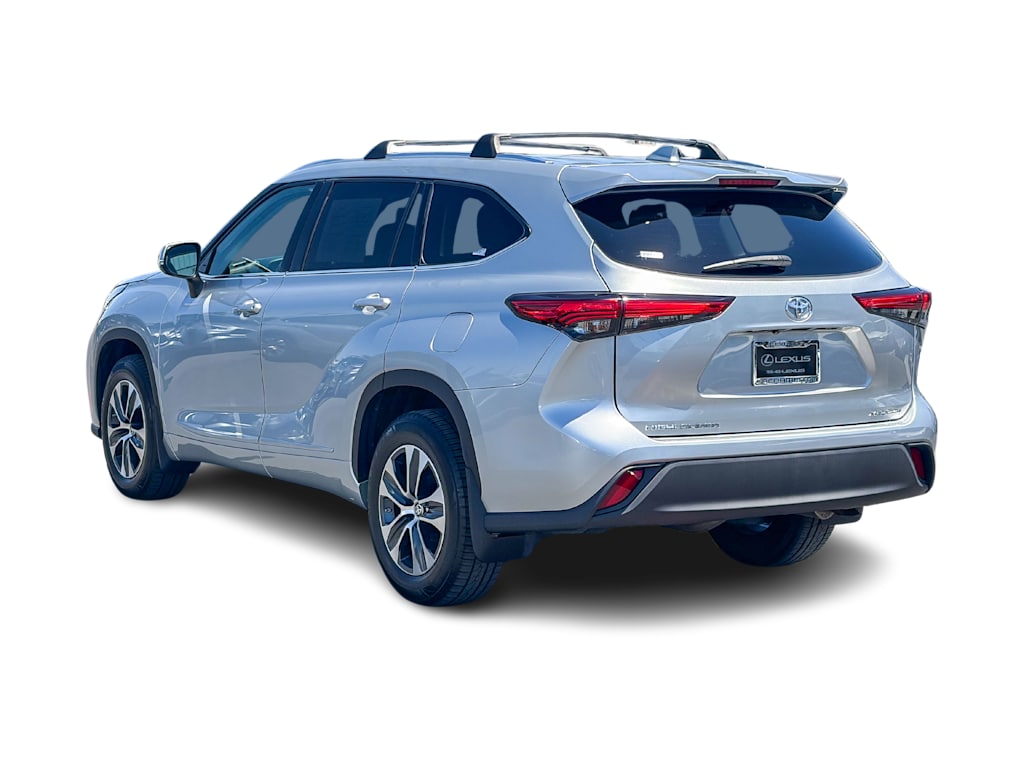 Thumbnail: 2021 Toyota Highlander - 3