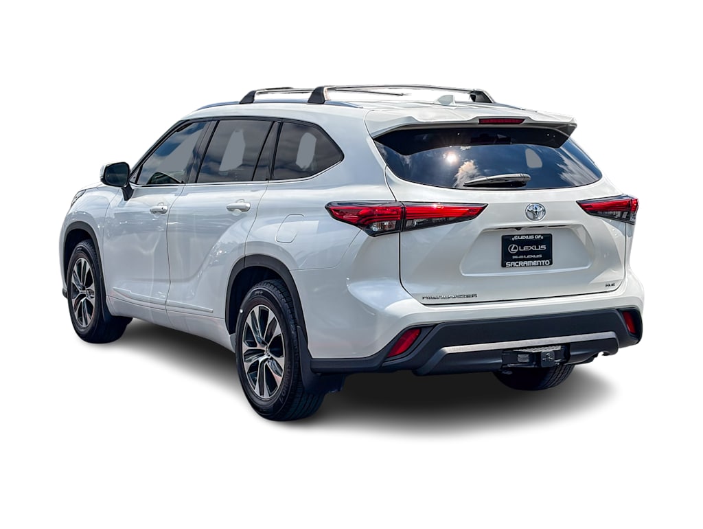 Thumbnail: 2021 Toyota Highlander - 3