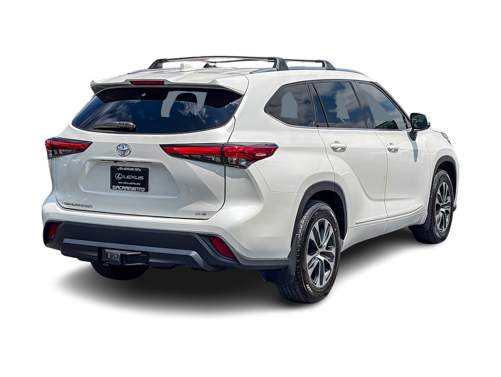 Thumbnail: 2021 Toyota Highlander - 16