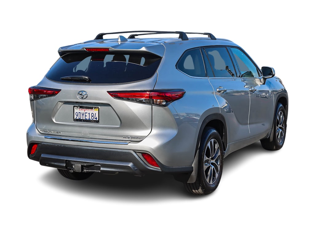 Thumbnail: 2022 Toyota Highlander - 18