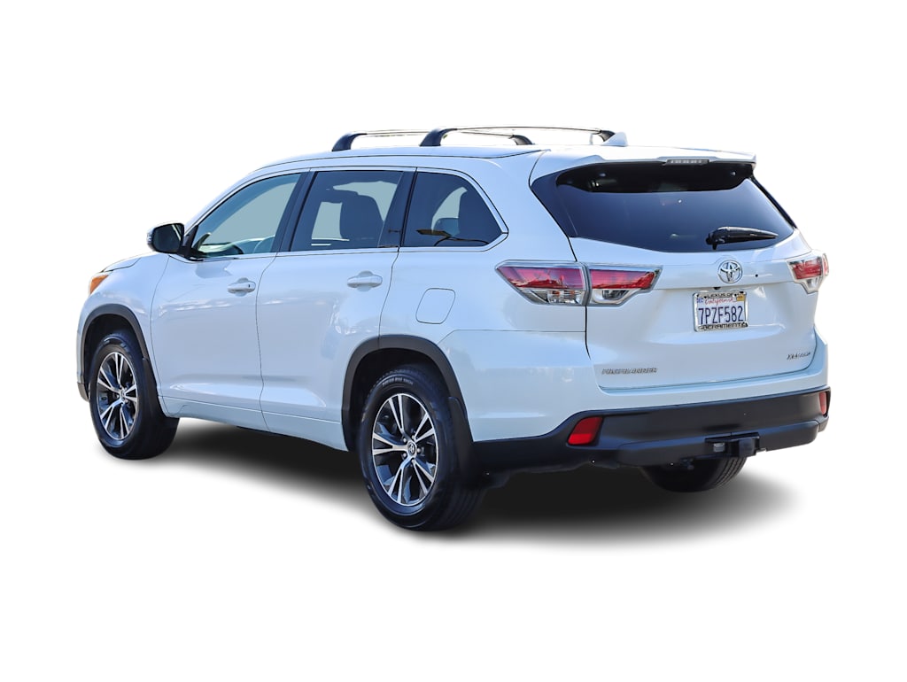2016 Toyota Highlander XLE 3