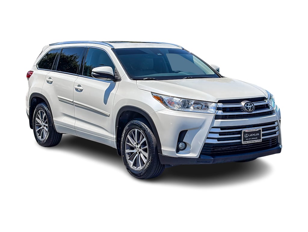 Thumbnail: 2017 Toyota Highlander - 18