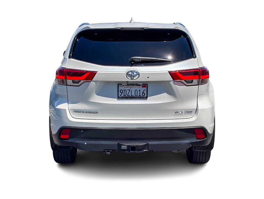 Thumbnail: 2017 Toyota Highlander - 4