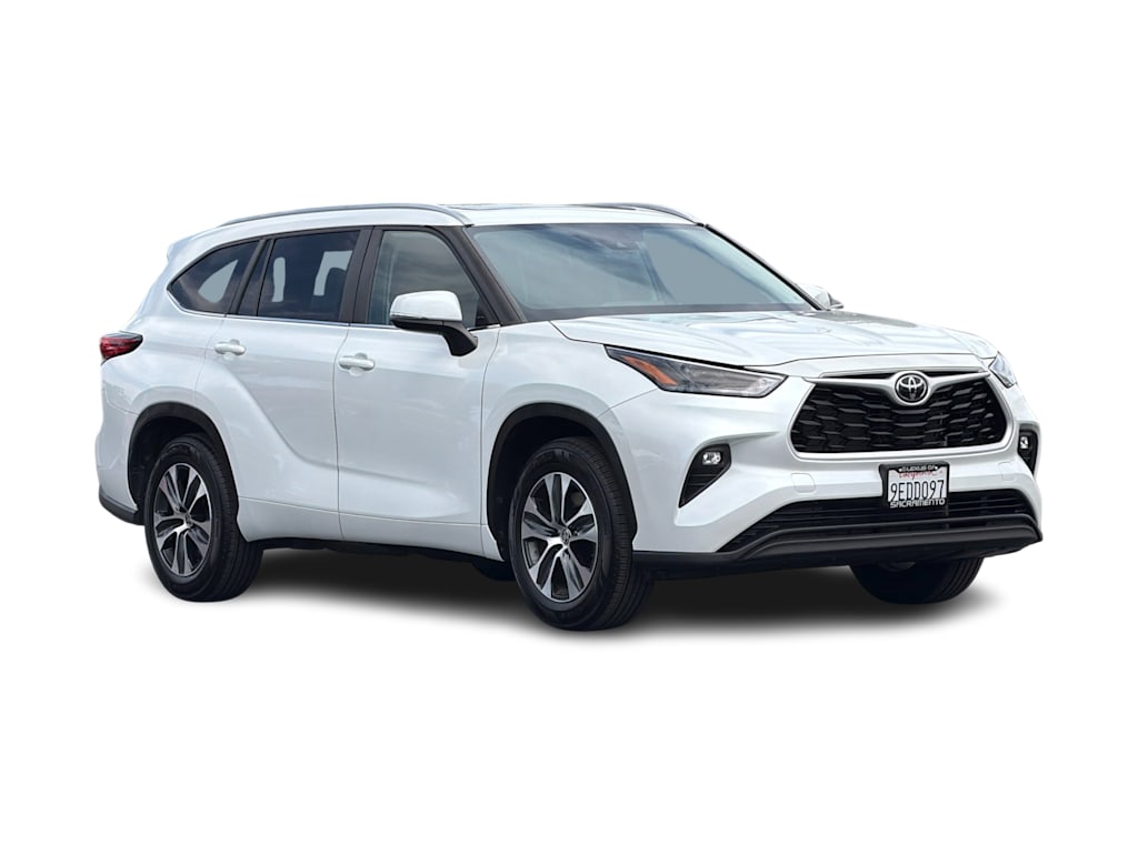 Thumbnail: 2023 Toyota Highlander - 18