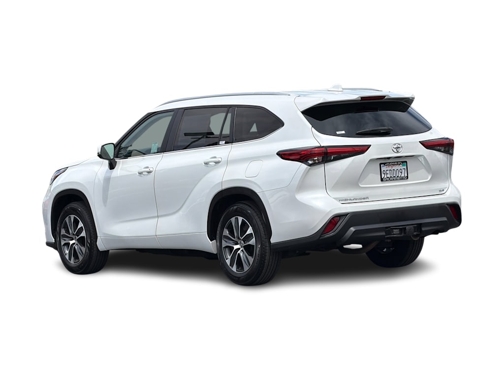 Thumbnail: 2023 Toyota Highlander - 4