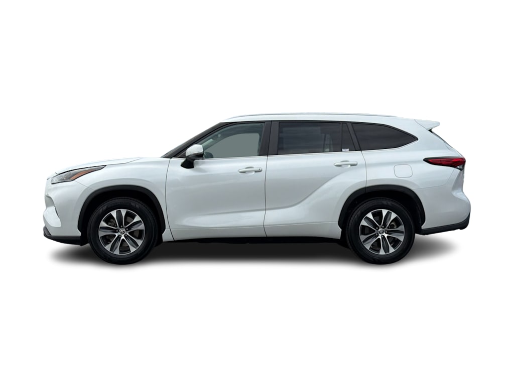 Thumbnail: 2023 Toyota Highlander - 3