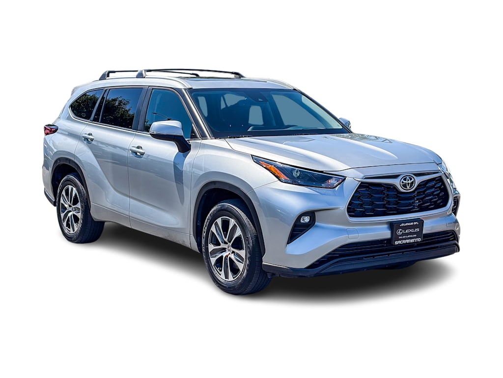 Thumbnail: 2023 Toyota Highlander - 16