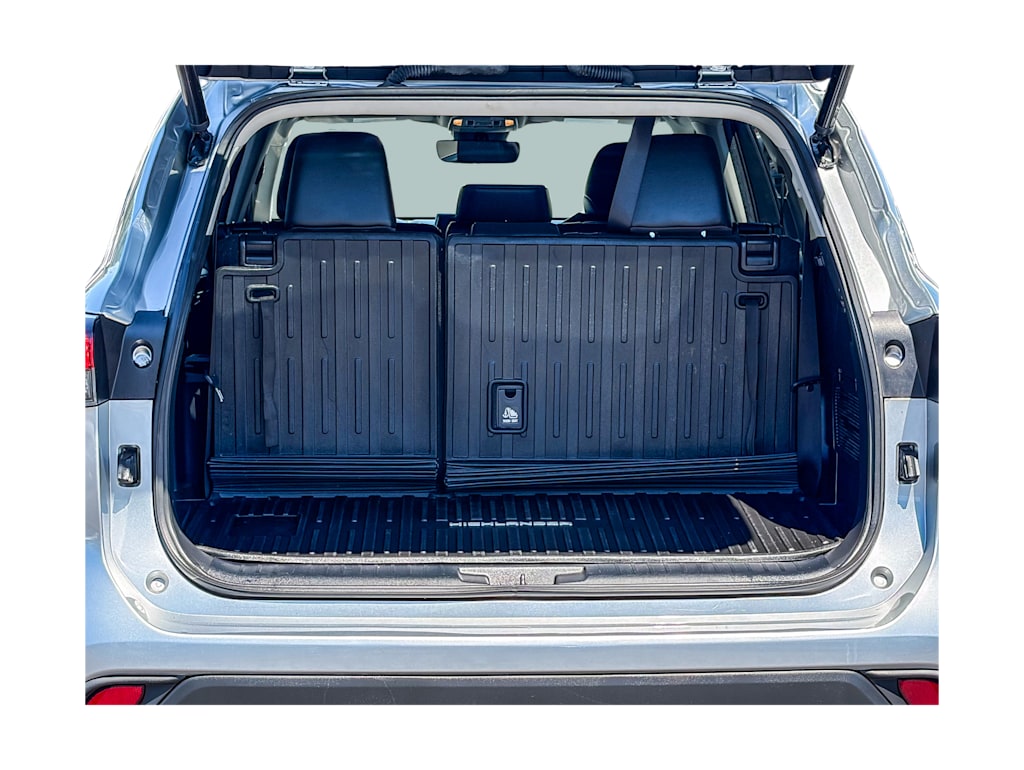 Thumbnail: 2023 Toyota Highlander - 28