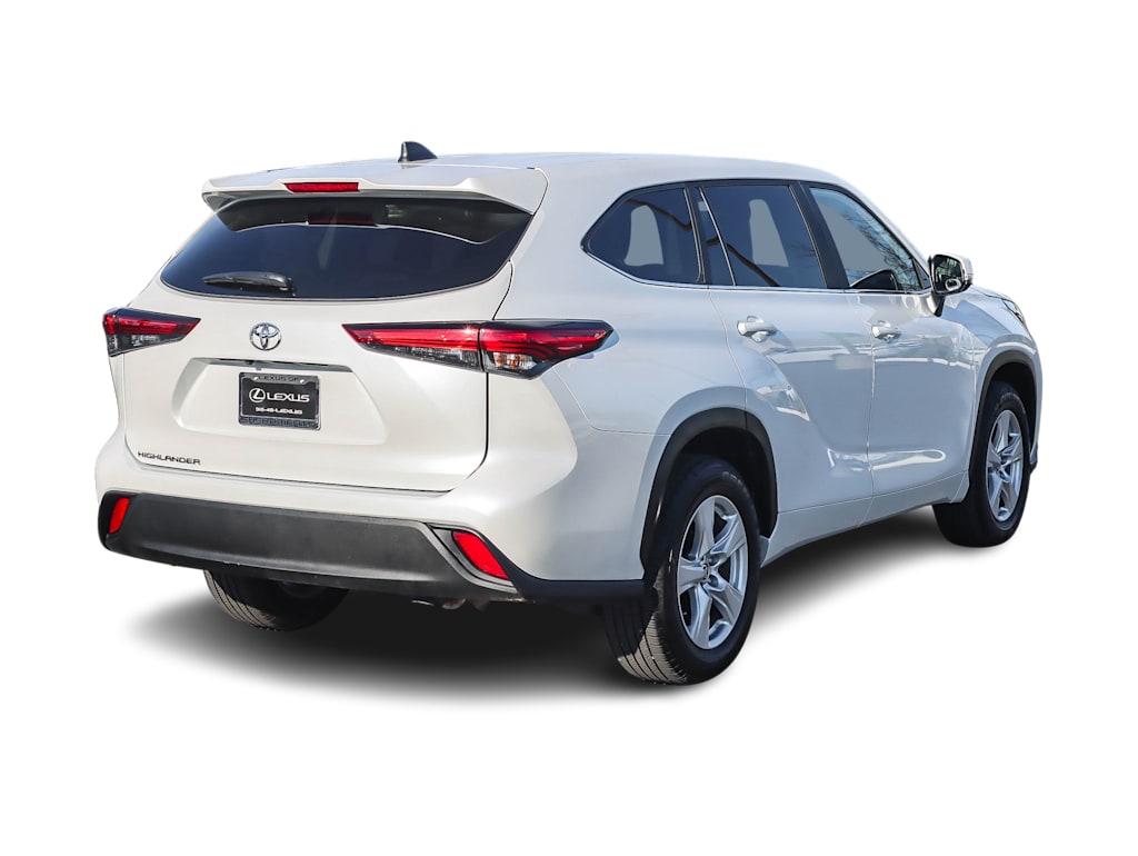 Thumbnail: 2023 Toyota Highlander - 17