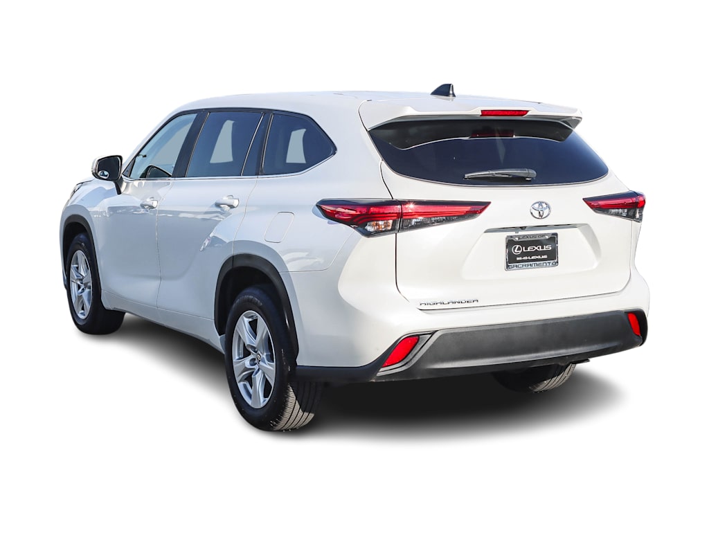 Thumbnail: 2023 Toyota Highlander - 3