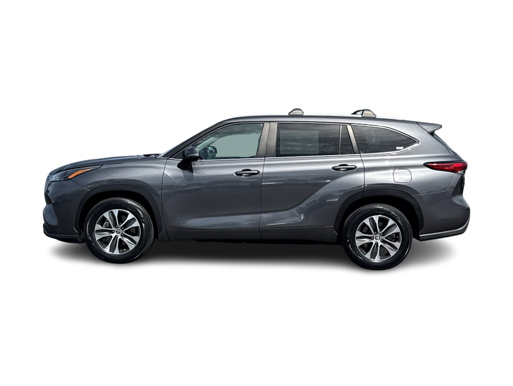 Thumbnail: 2023 Toyota Highlander - 3