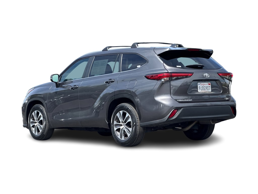 Thumbnail: 2023 Toyota Highlander - 4