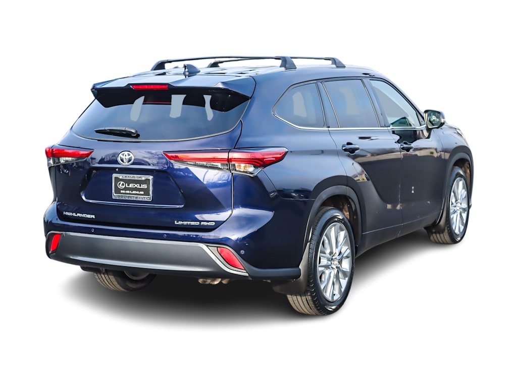 Thumbnail: 2023 Toyota Highlander - 16
