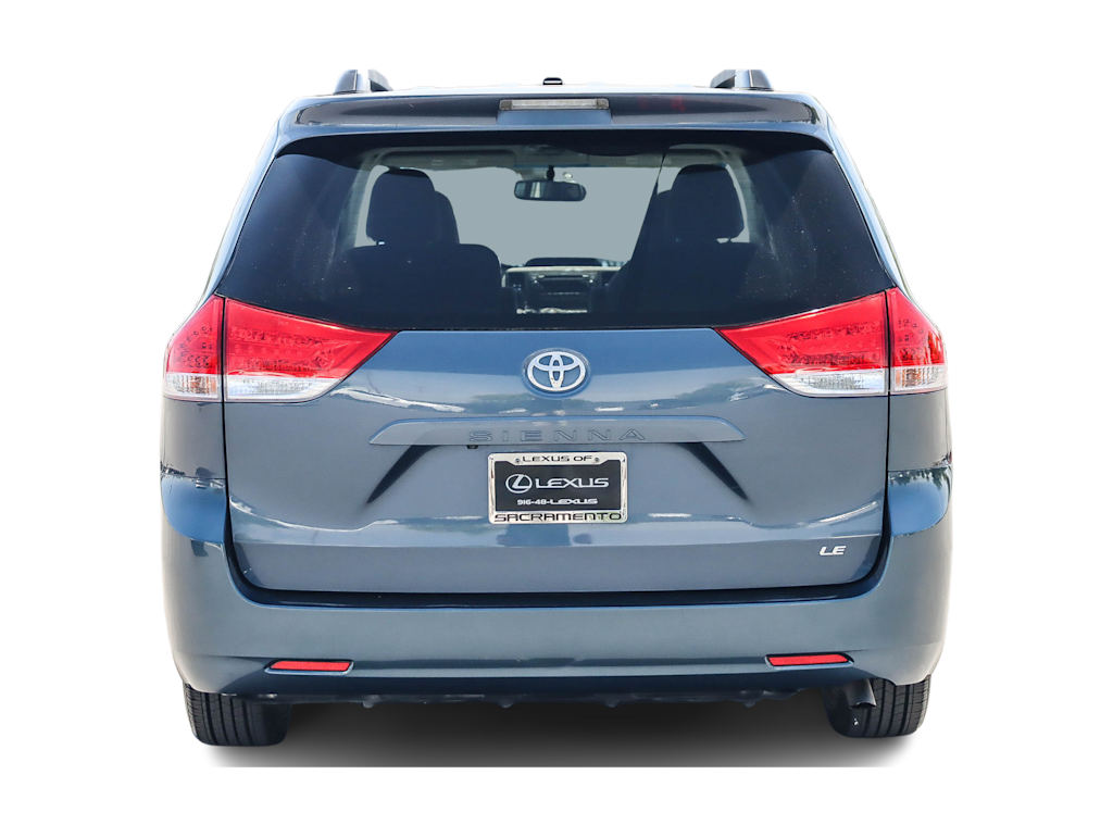 2014 Toyota Sienna LE 4