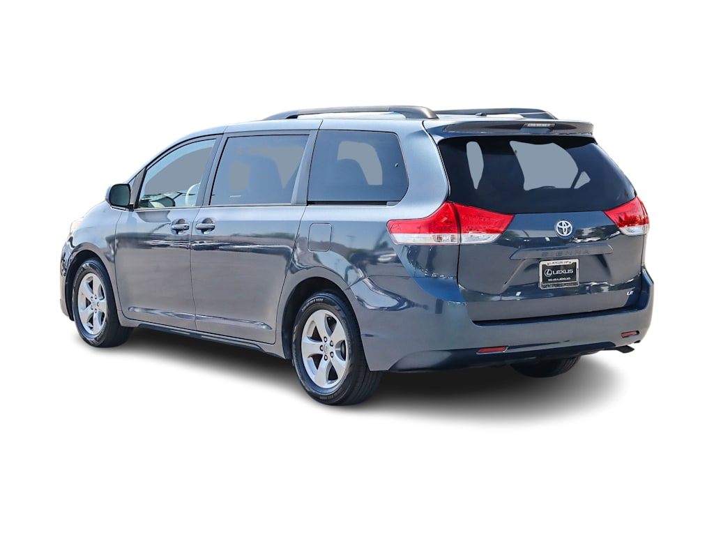 2014 Toyota Sienna LE 3