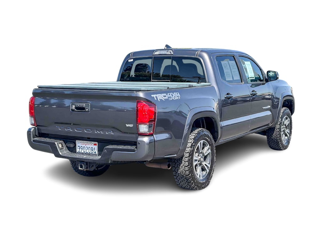 Thumbnail: 2018 Toyota Tacoma - 16