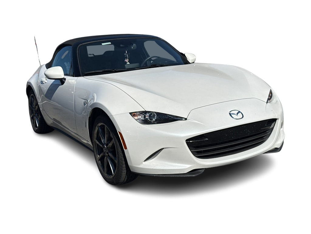 Thumbnail: 2022 Mazda MX-5 Miata - 3