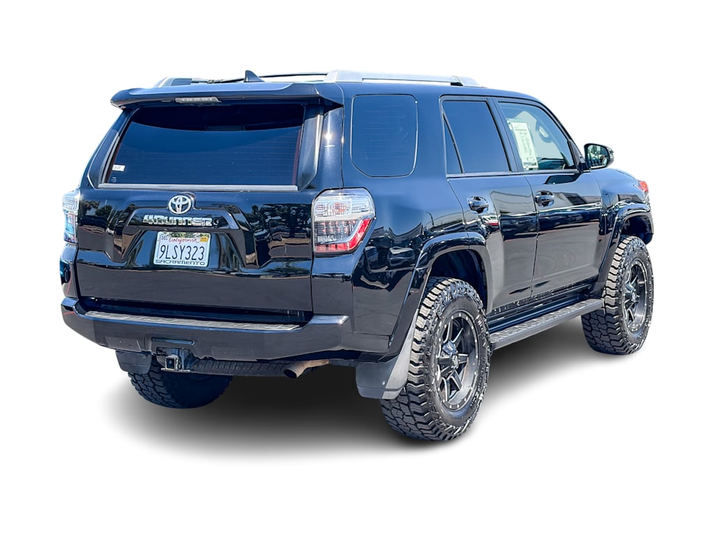 Thumbnail: 2018 Toyota 4Runner - 17