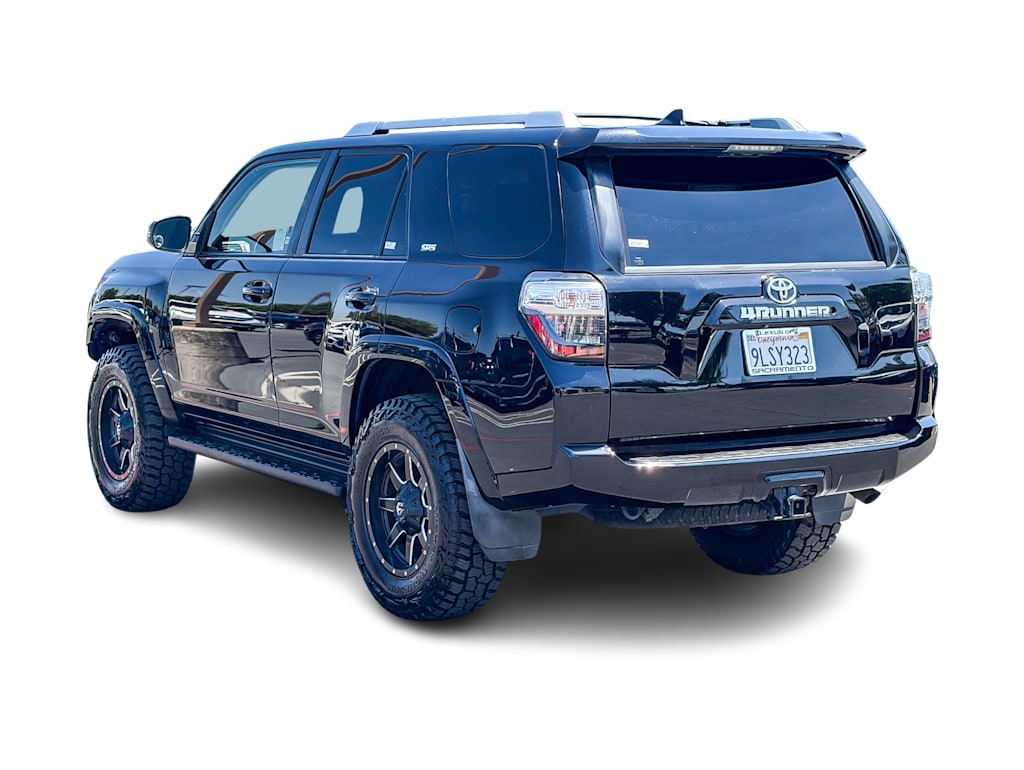 Thumbnail: 2018 Toyota 4Runner - 3